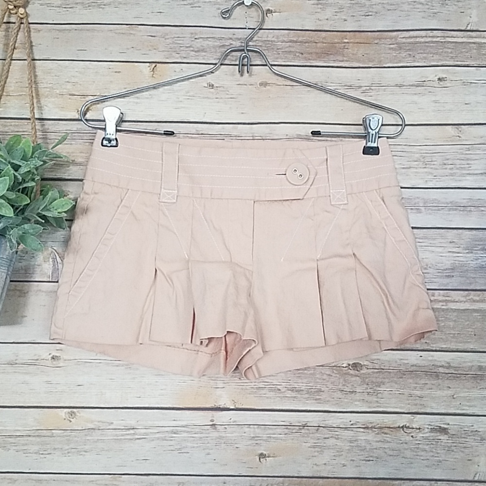 Bebe Pleated Linen Shorts